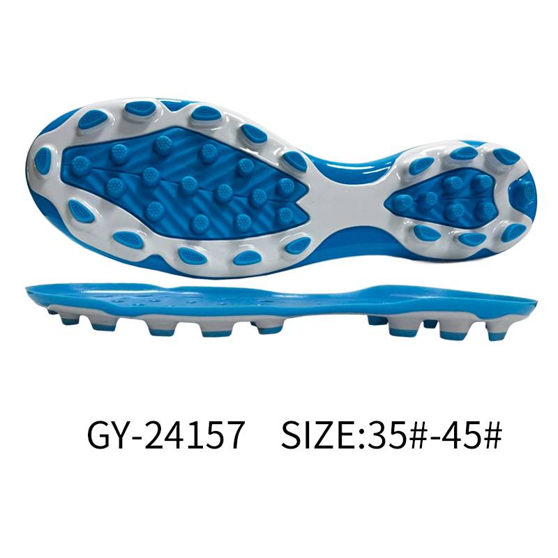 耐用的足球外底提供更好的抓地力