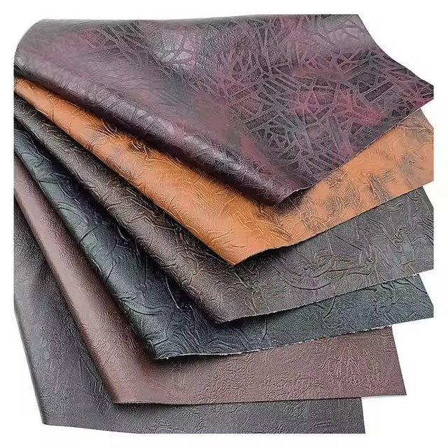 带躺椅的皮革组合沙发