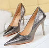 Metallic-Embossed PU Leather Para sa Mga Sapatos ng Babae