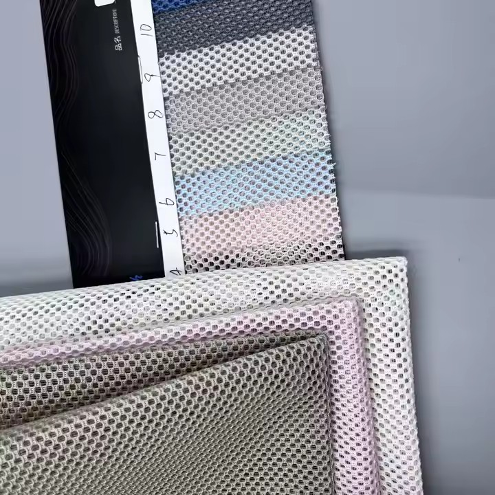 2025年中国制造商飞行针织透气运动男式3D空气网布其他鞋面材料