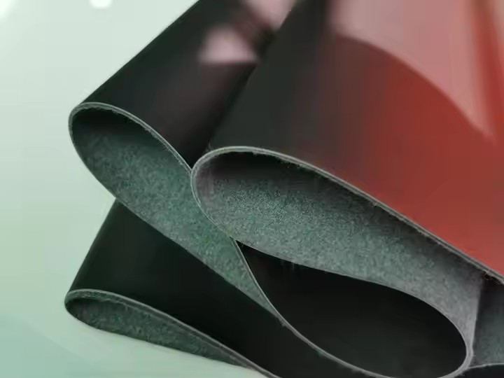 Cuero no tejido de los zapatos deportivos de la PU DE7 de 1.2-1.4m m al por mayor de la f&aacute;brica