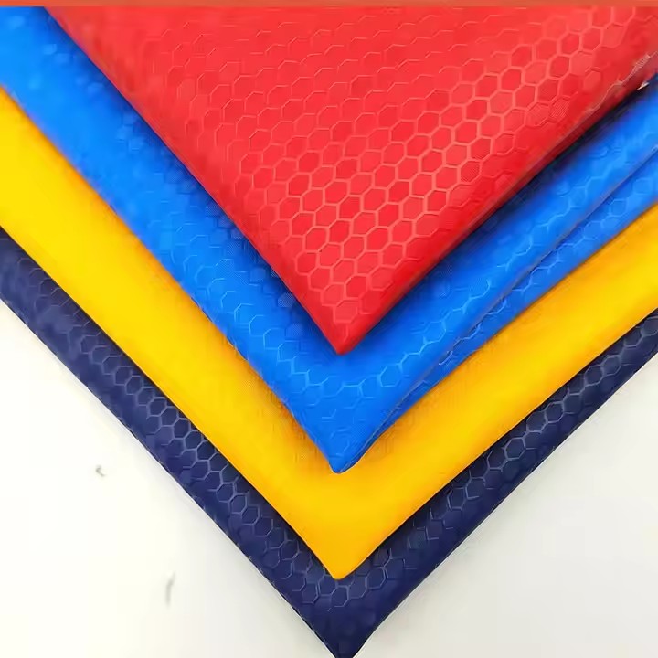 Manufacturer Anti-Slip Customized 3D Quality Roll Materials Leather PU para sa Football