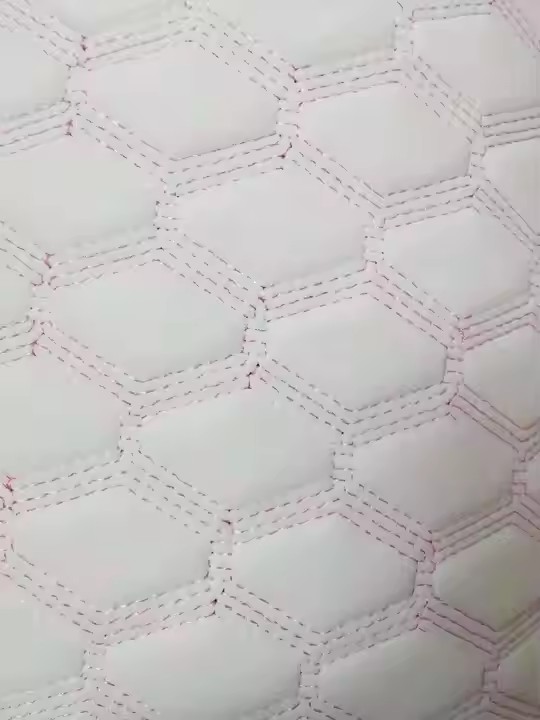 定制汽车皮革 3D 钻石定制绗缝皮革人造革汽车内饰带刺绣和海绵